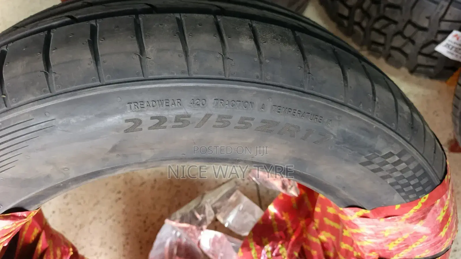 225/55r17 Roadx