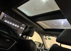 Toyota RAV4 Hybrid 2019 White