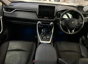 Toyota RAV4 Hybrid 2019 White