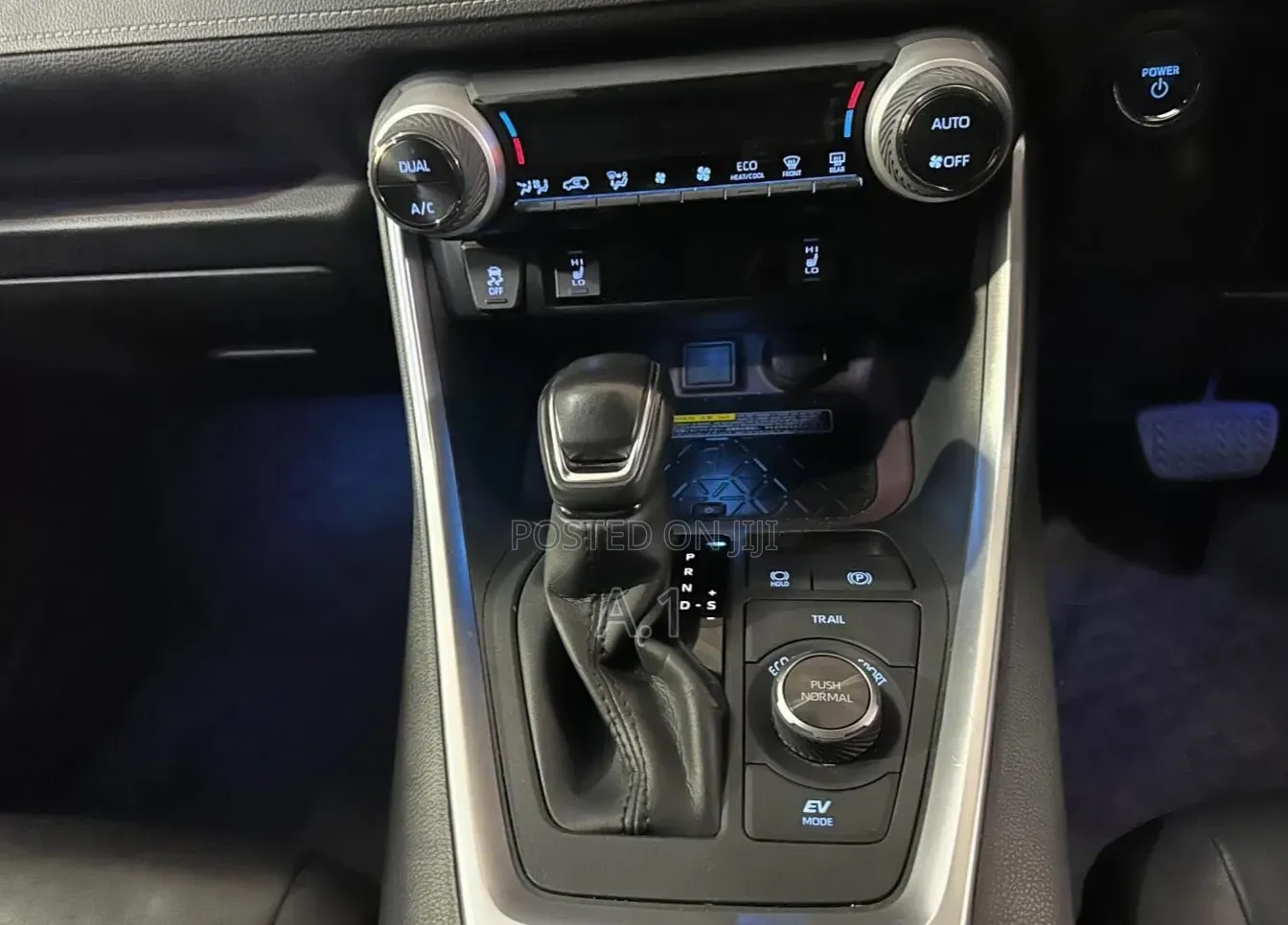 Toyota RAV4 Hybrid 2019 White