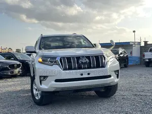 Toyota Land Cruiser Prado 2.8 2019 White