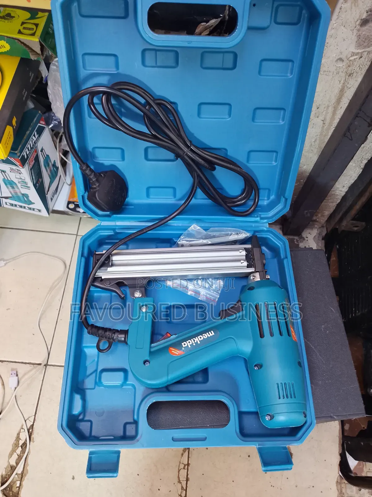 Top Quarante Meakida 1800w / Heavy Duty Staple Nail Gun
