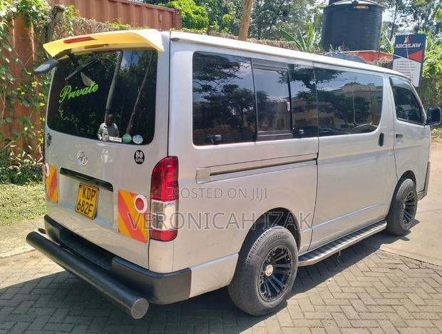 Toyota HiAce 2016 Silver - thumbnail 10