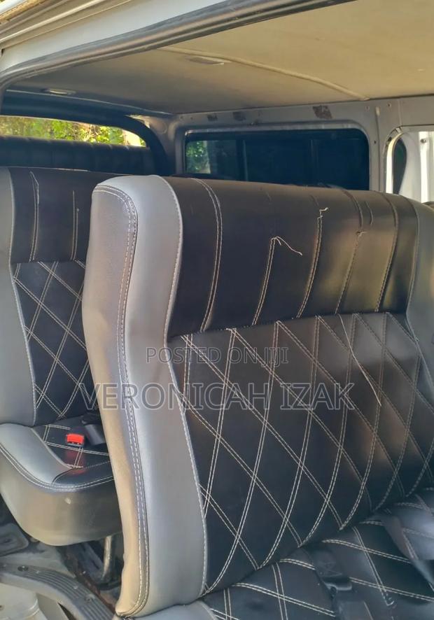 Toyota HiAce 2016 Silver - thumbnail 14