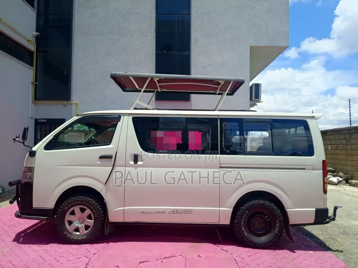 Toyota HiAce 2014 White