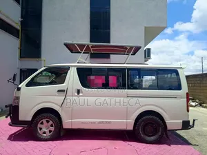 Toyota HiAce 2014 White
