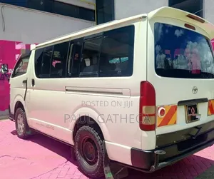 Toyota HiAce 2014 White