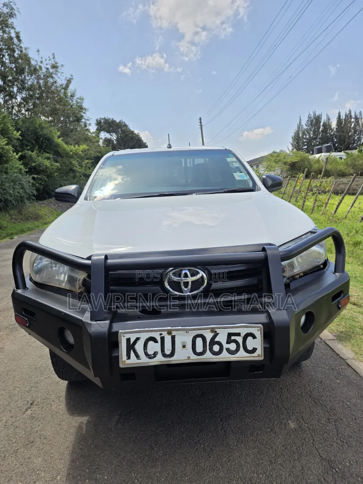 Toyota Hilux 2019 White
