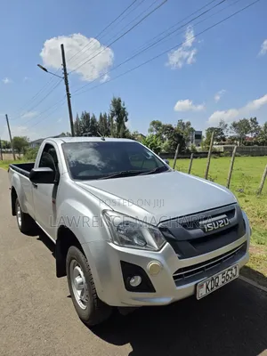 Isuzu D-MAX 2023 Silver