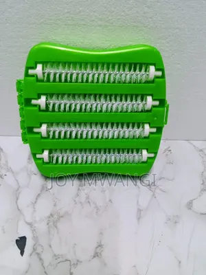 4 Wheel Carpet Brush / Carpet Cleaner