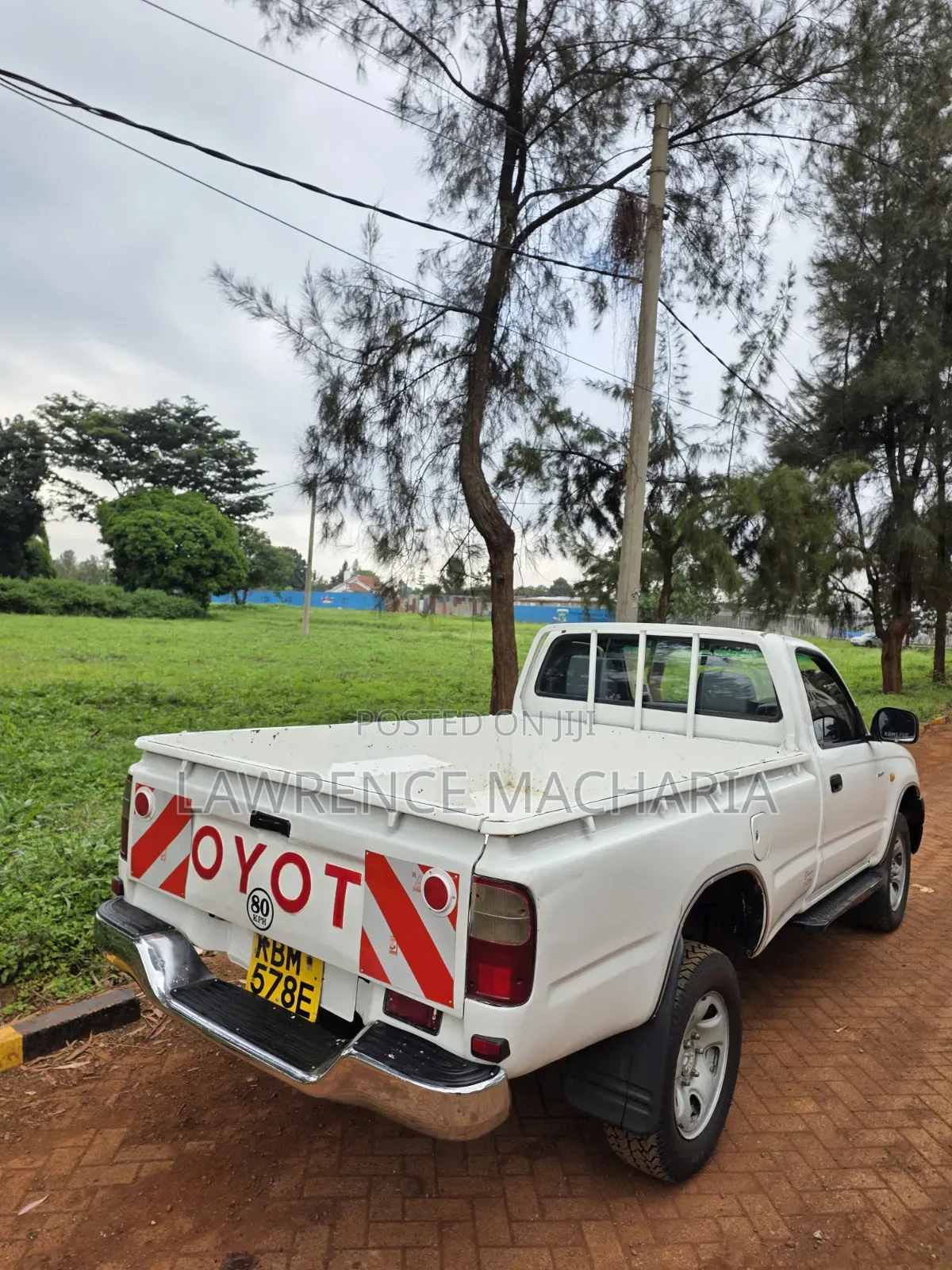 Toyota Hilux 2004 White