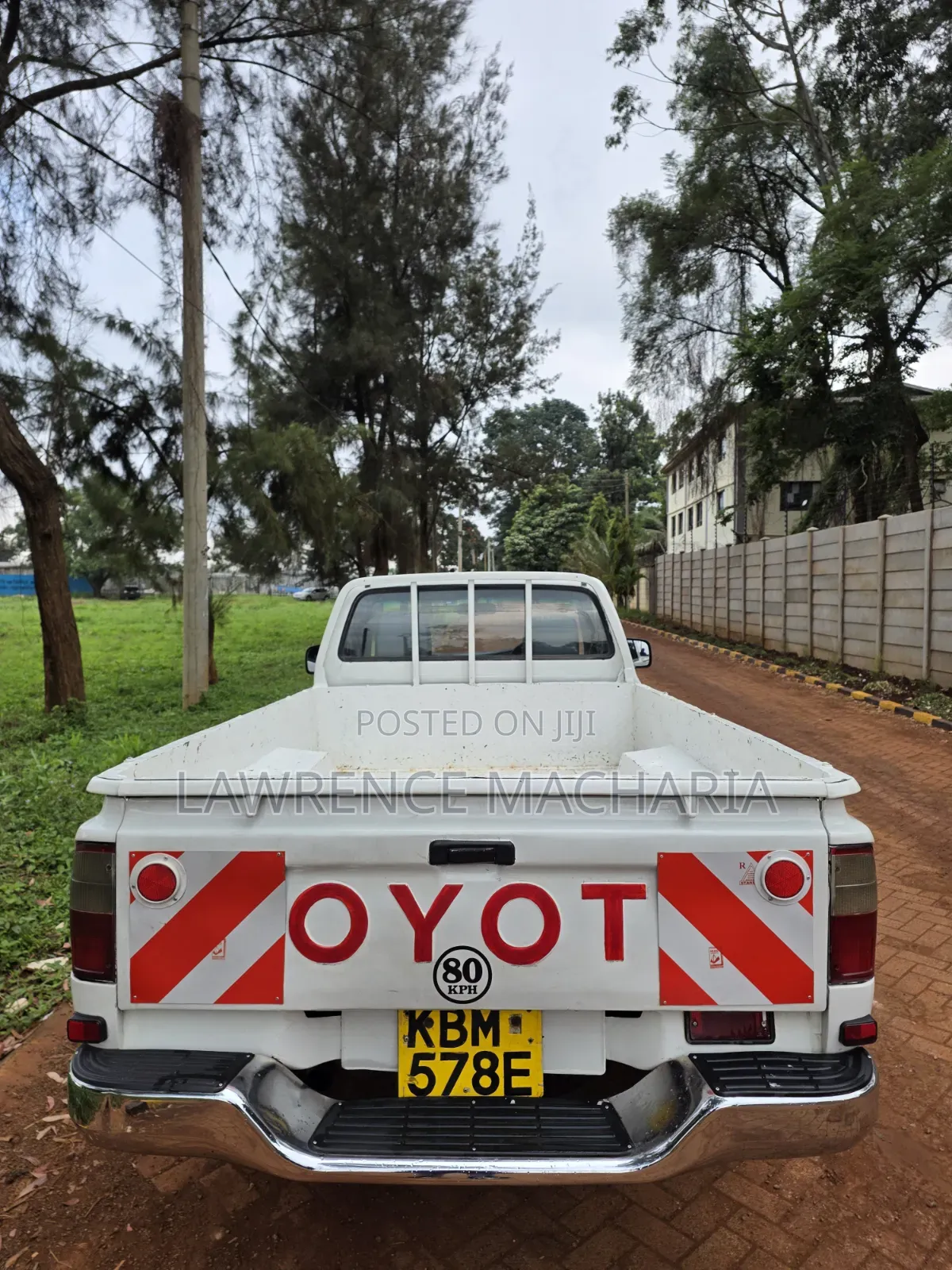 Toyota Hilux 2004 White