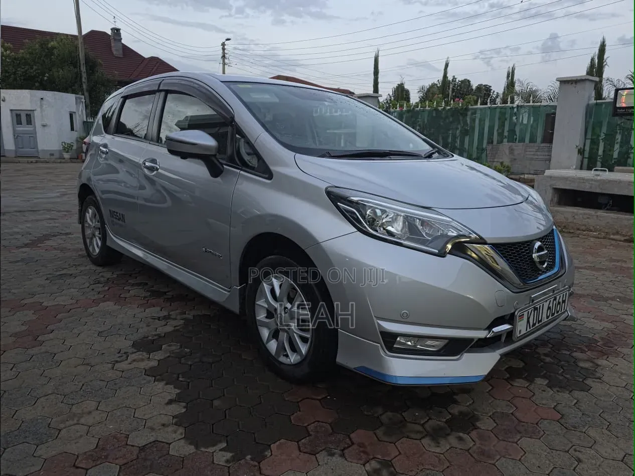 Nissan Note 2018 Silver