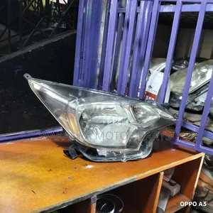 Toyota Ractis Non Xenon Headlamp, Model 2012/2013/2014. Clean Ex Japan