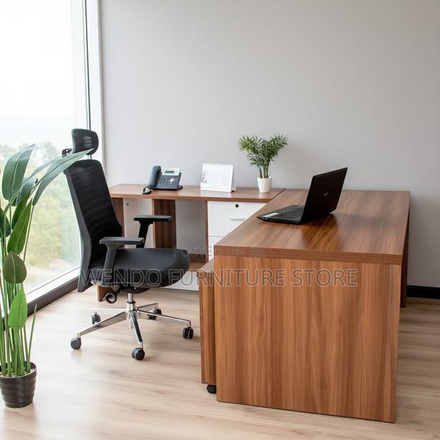 Office Desks; 1.8 Meters Executive Management Office Desk