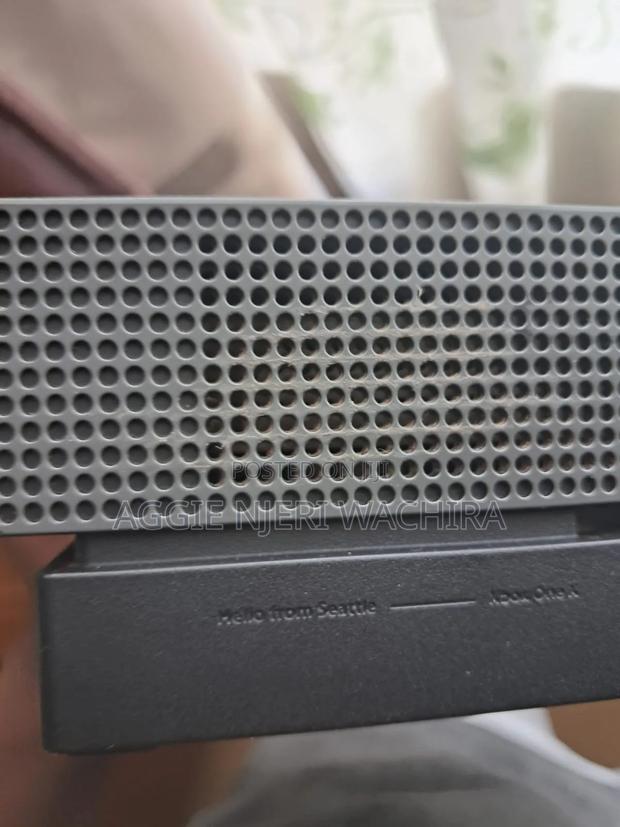 Xbox One X - thumbnail 4
