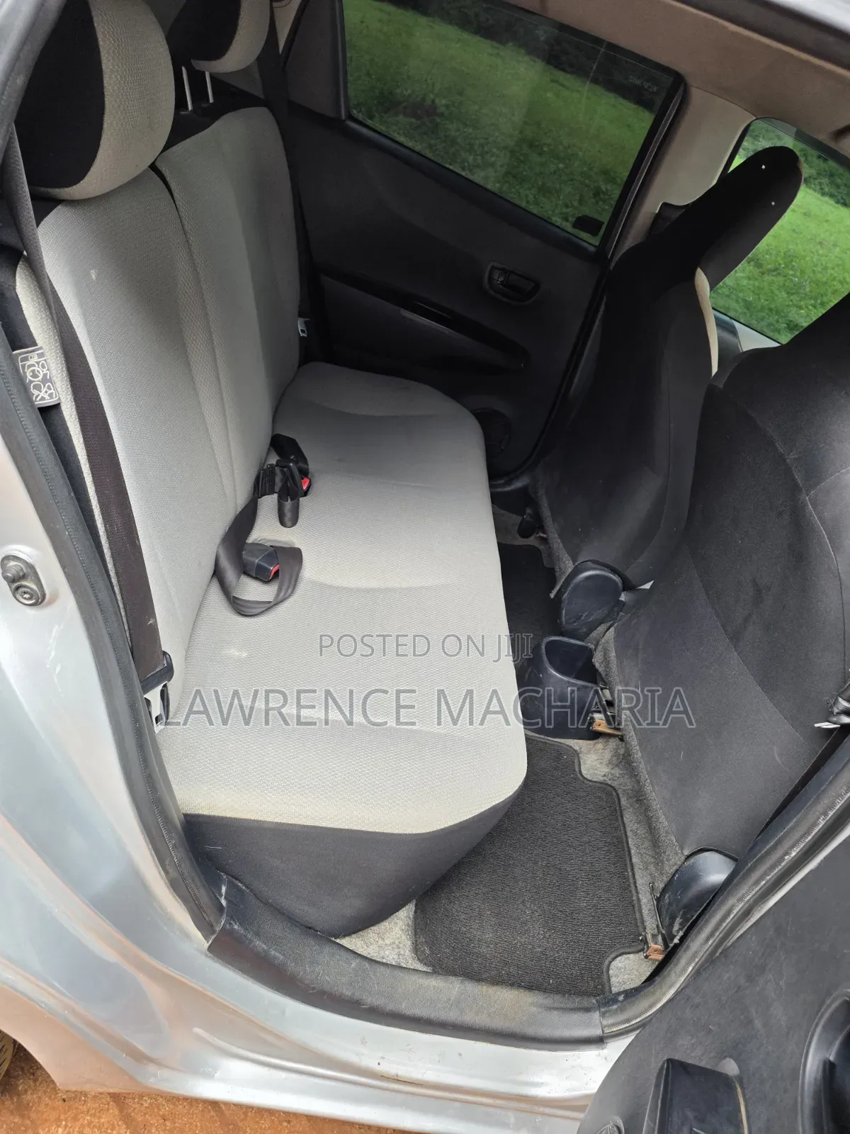 Toyota Vitz 2012 Silver