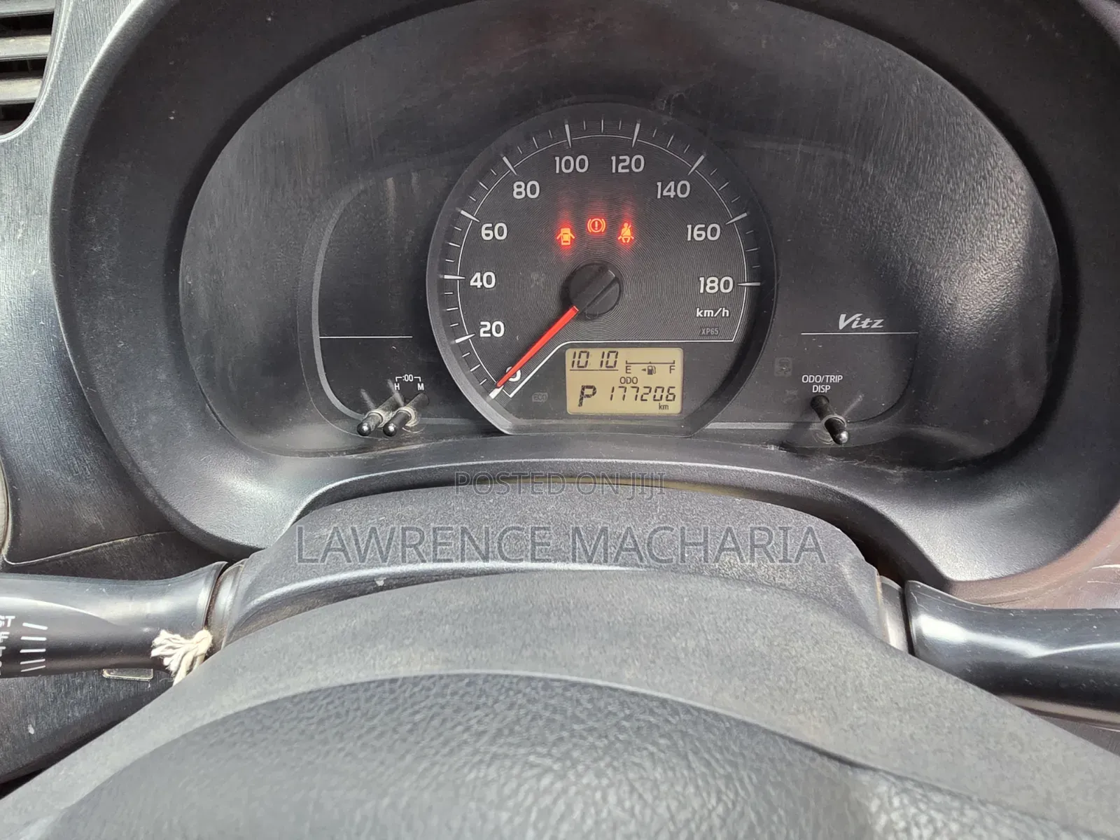 Toyota Vitz 2012 Silver