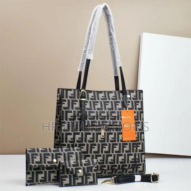 3-in-1 Luxury Handbag Set: Style, Storage, and Value. - thumbnail 2