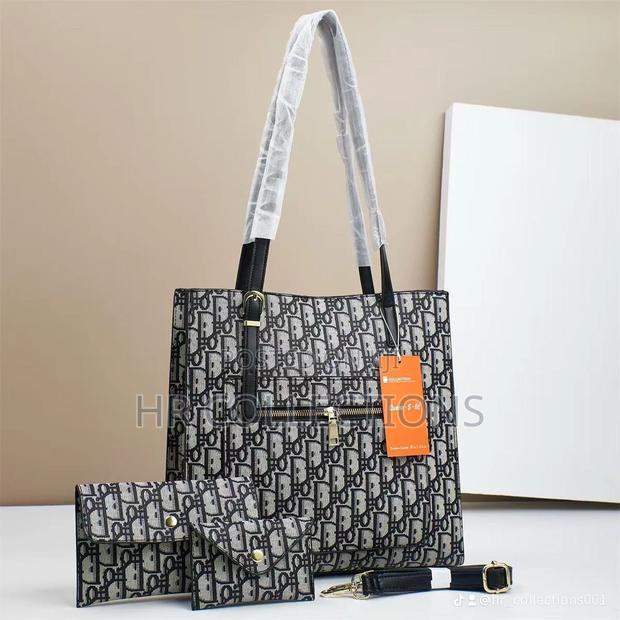 3-in-1 Luxury Handbag Set: Style, Storage, and Value. - thumbnail 7