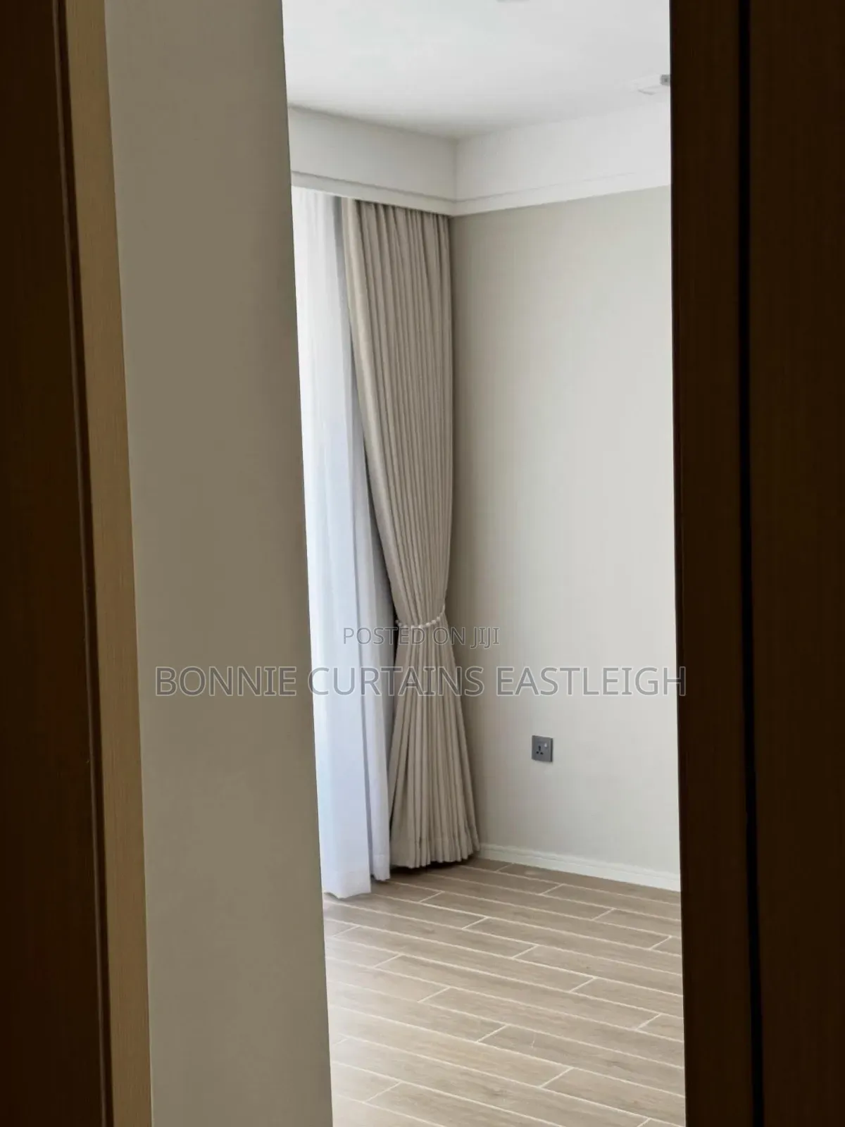 Nice Modern Curtains for Dining Rooms