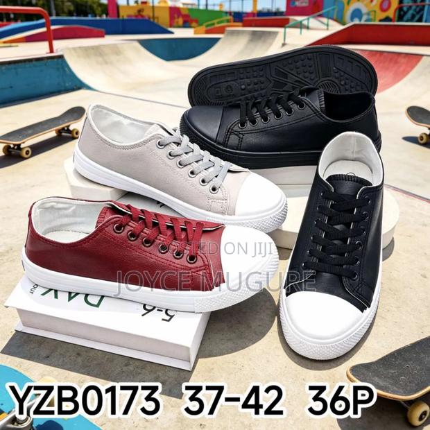 I Sell Shoes - thumbnail 3