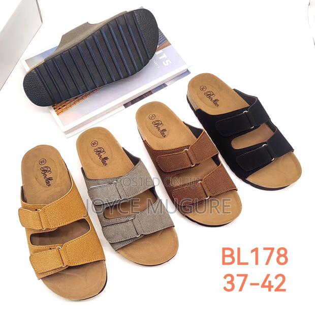 I Sell Shoes - thumbnail 5
