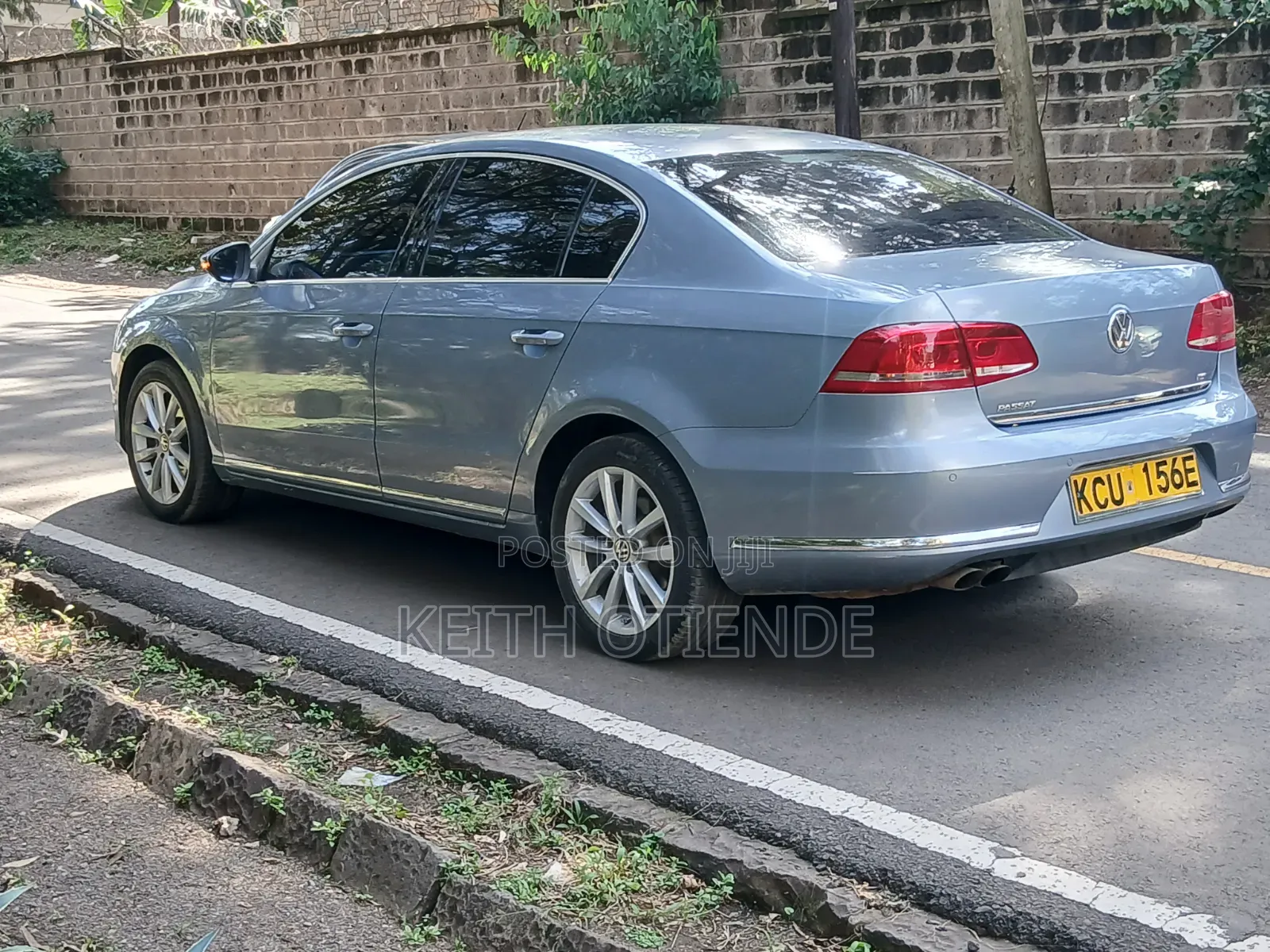 Volkswagen Passat 2013 Blue