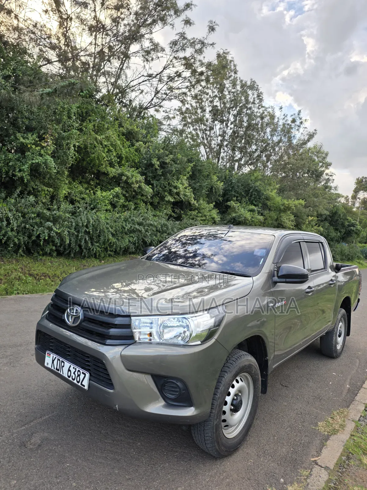 Toyota Hilux 2024 Gold