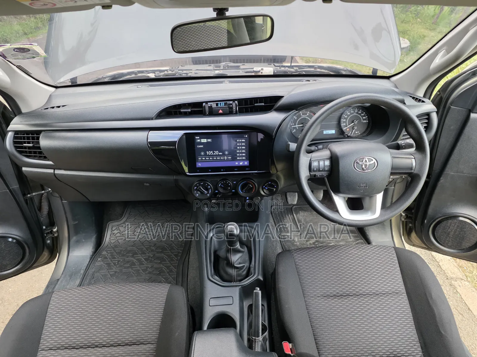 Toyota Hilux 2024 Gold