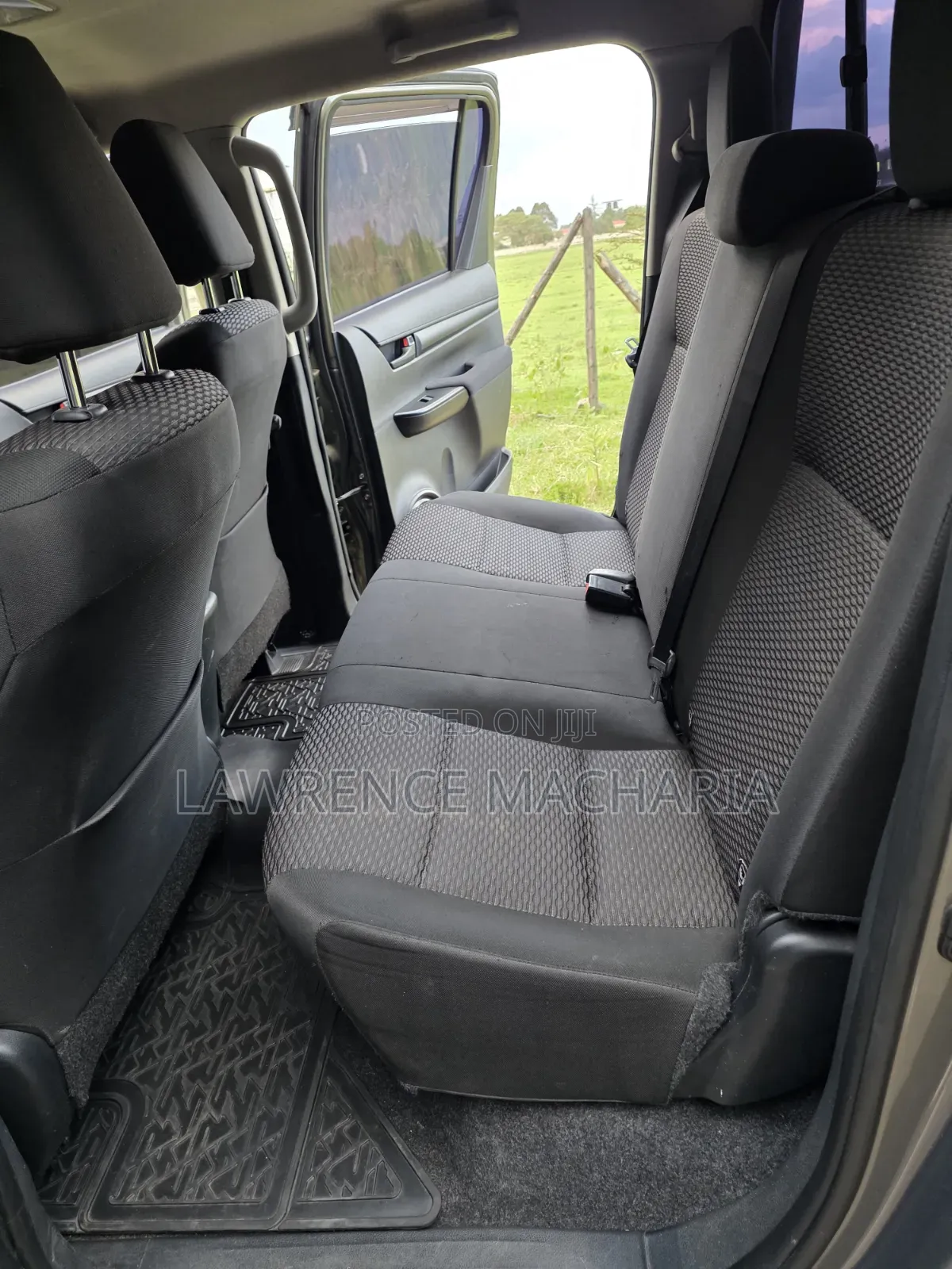 Toyota Hilux 2024 Gold