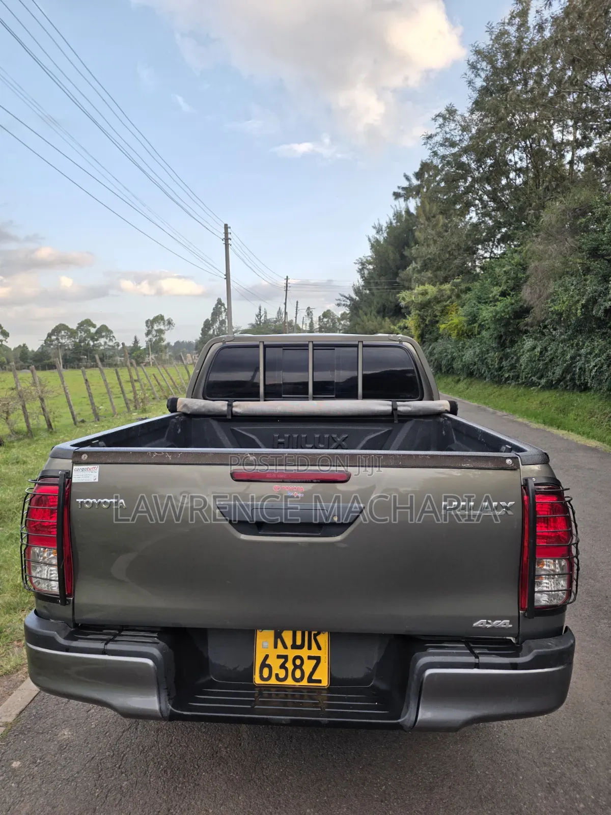 Toyota Hilux 2024 Gold
