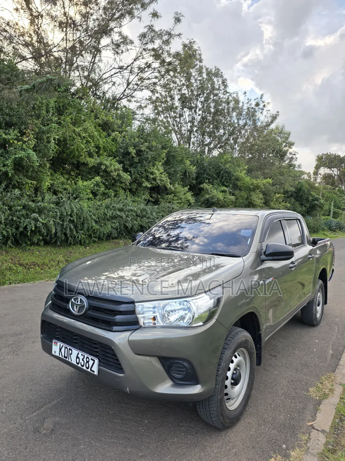 Toyota Hilux 2024 Gold