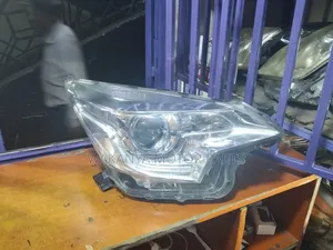 Toyota Ractis Non Xenon Headlamp, Model 2015/2017, Ex Japan
