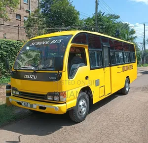 Isuzu Executive Bus 2005 Yellow