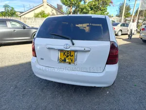 Toyota Corolla Fielder 1.5 Petrol AWD 2001 White