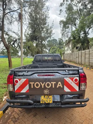 Toyota Hilux 2021 Gray