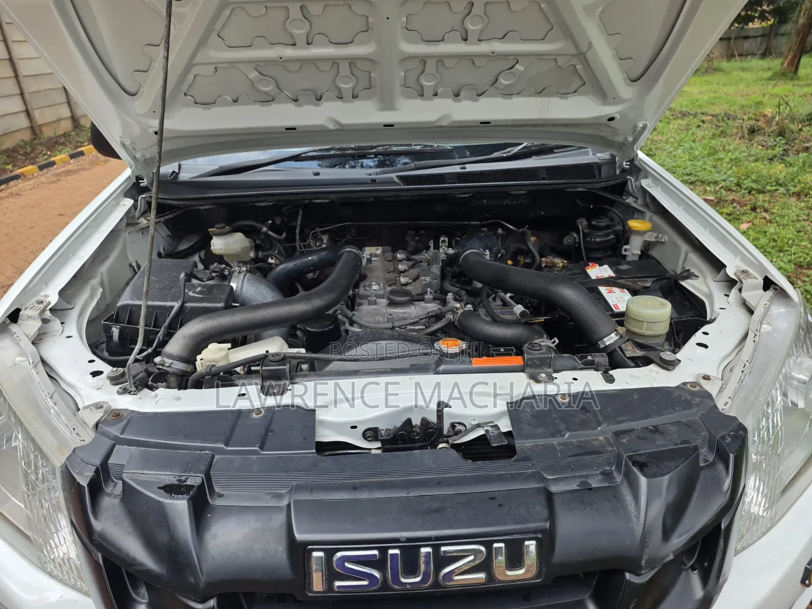 Isuzu D-MAX 2015 White