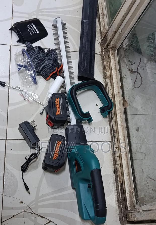 Cordless Hedge Trimmer/Makita Cordless Hedge Trimmer