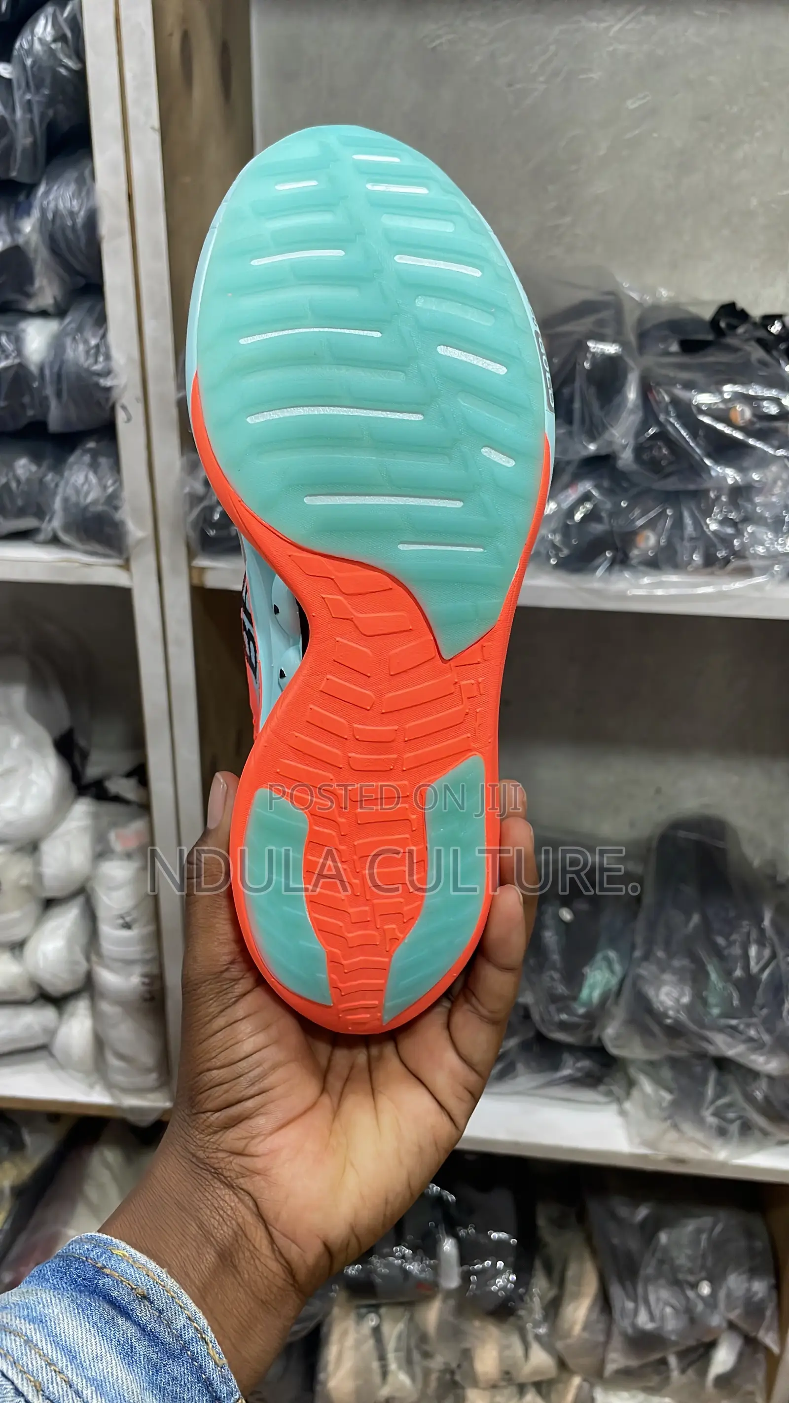 Brooks Sneakers