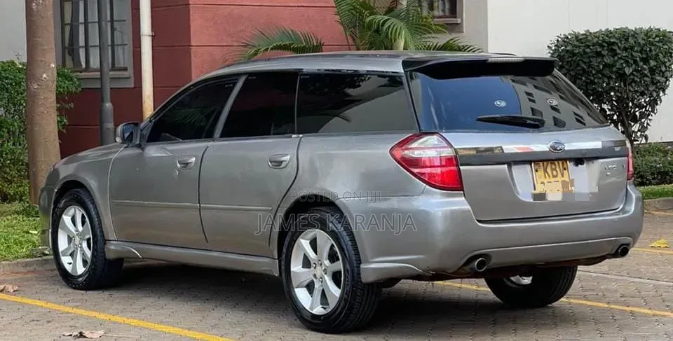 Subaru Legacy 2010 Silver