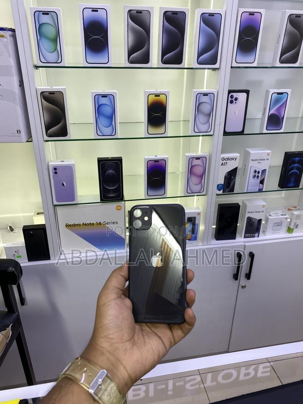 Apple iPhone 11 128 GB Black - main view
