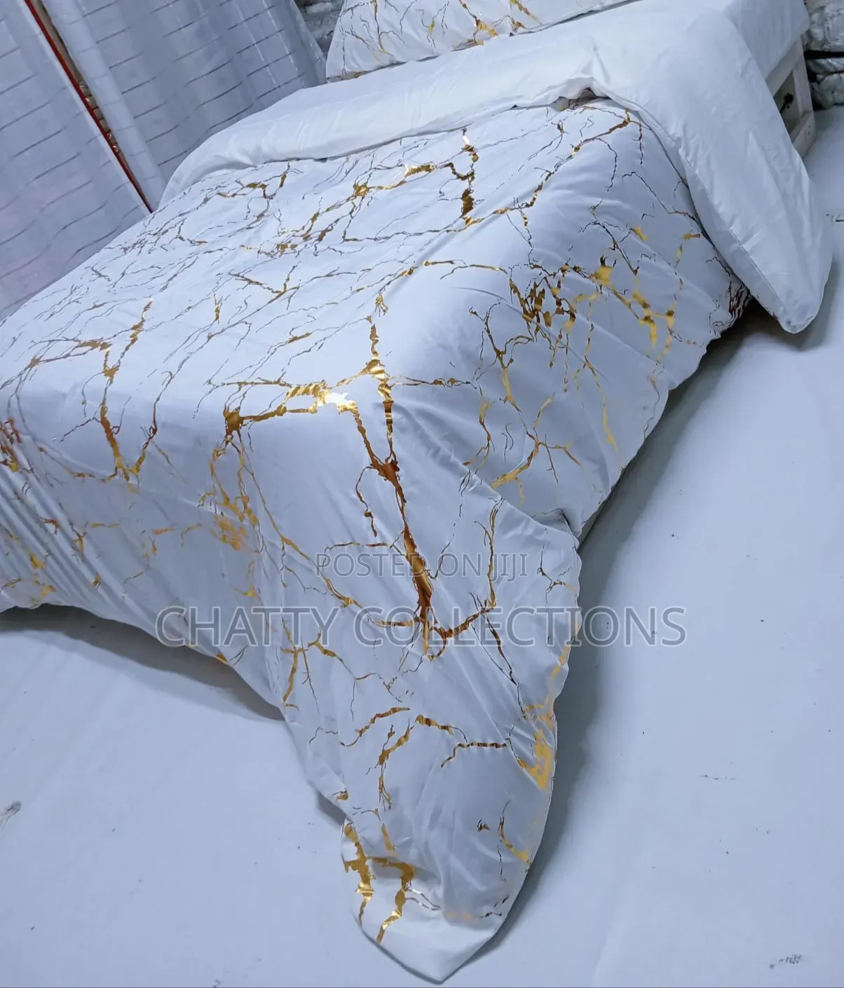 6 by 7 Luxury White Gold Marble Texture Foil Style Duvet Cover Set