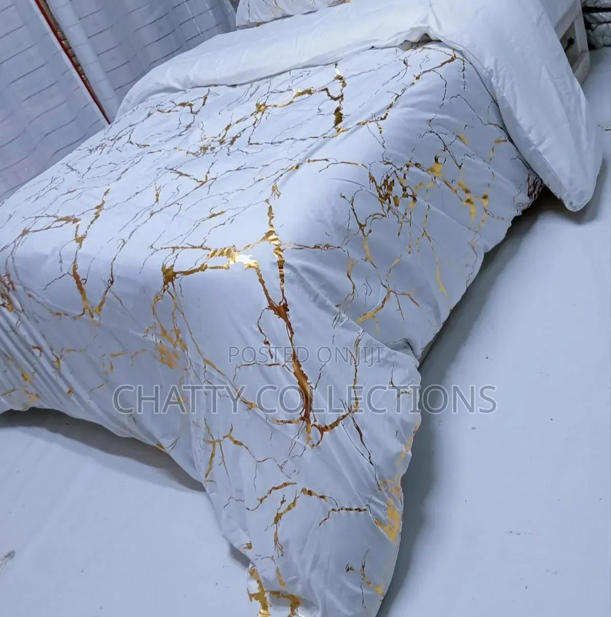 6 by 7 Luxury White Gold Marble Texture Foil Style Duvet Cover Set