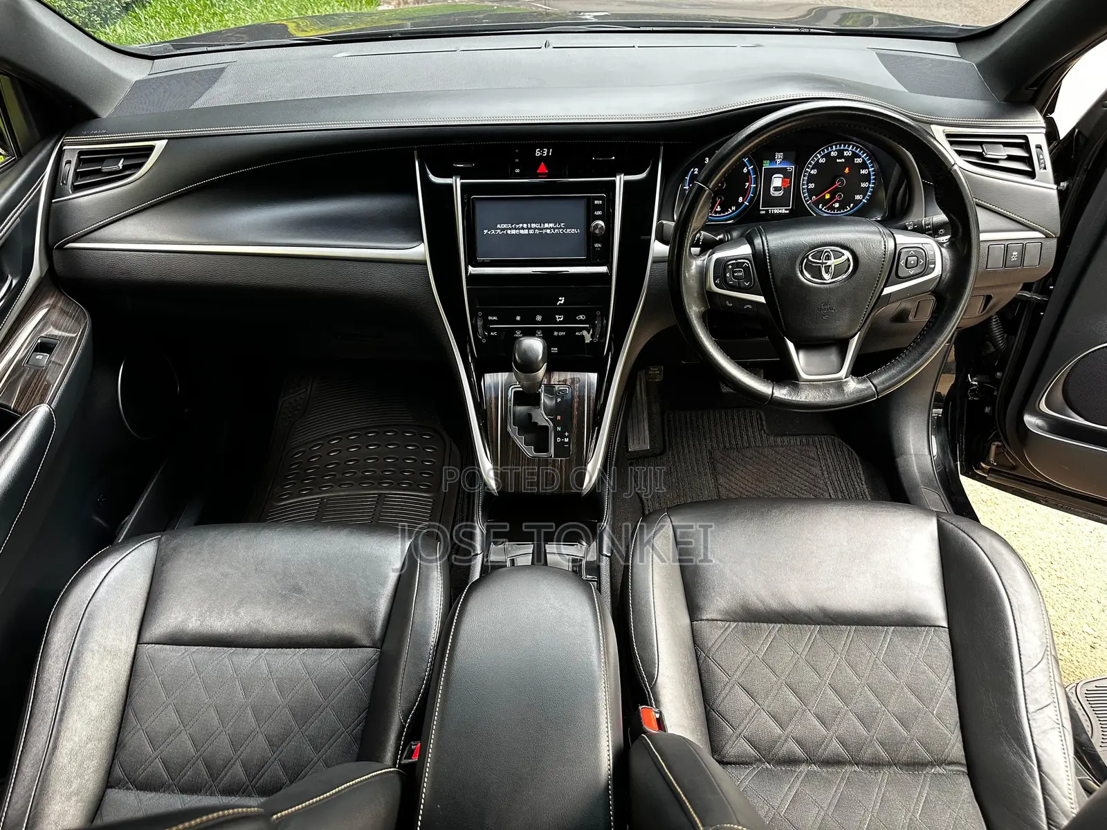 Toyota Harrier 2.0 2017 Black
