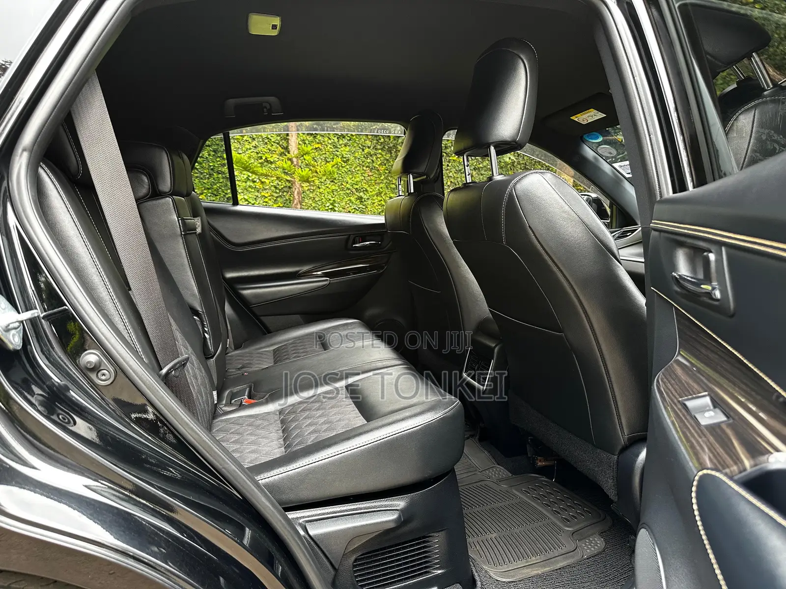 Toyota Harrier 2.0 2017 Black