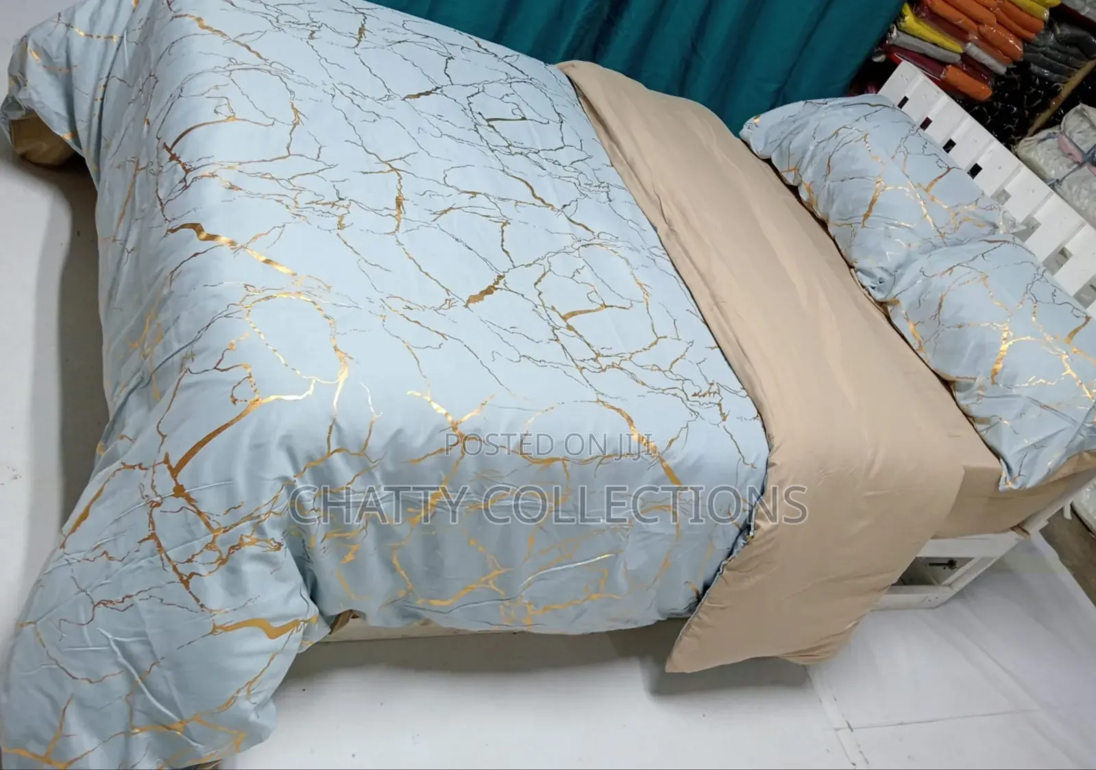 6 by 7 Luxury Golden Marble Texture Foil Style Duvet Cover Set