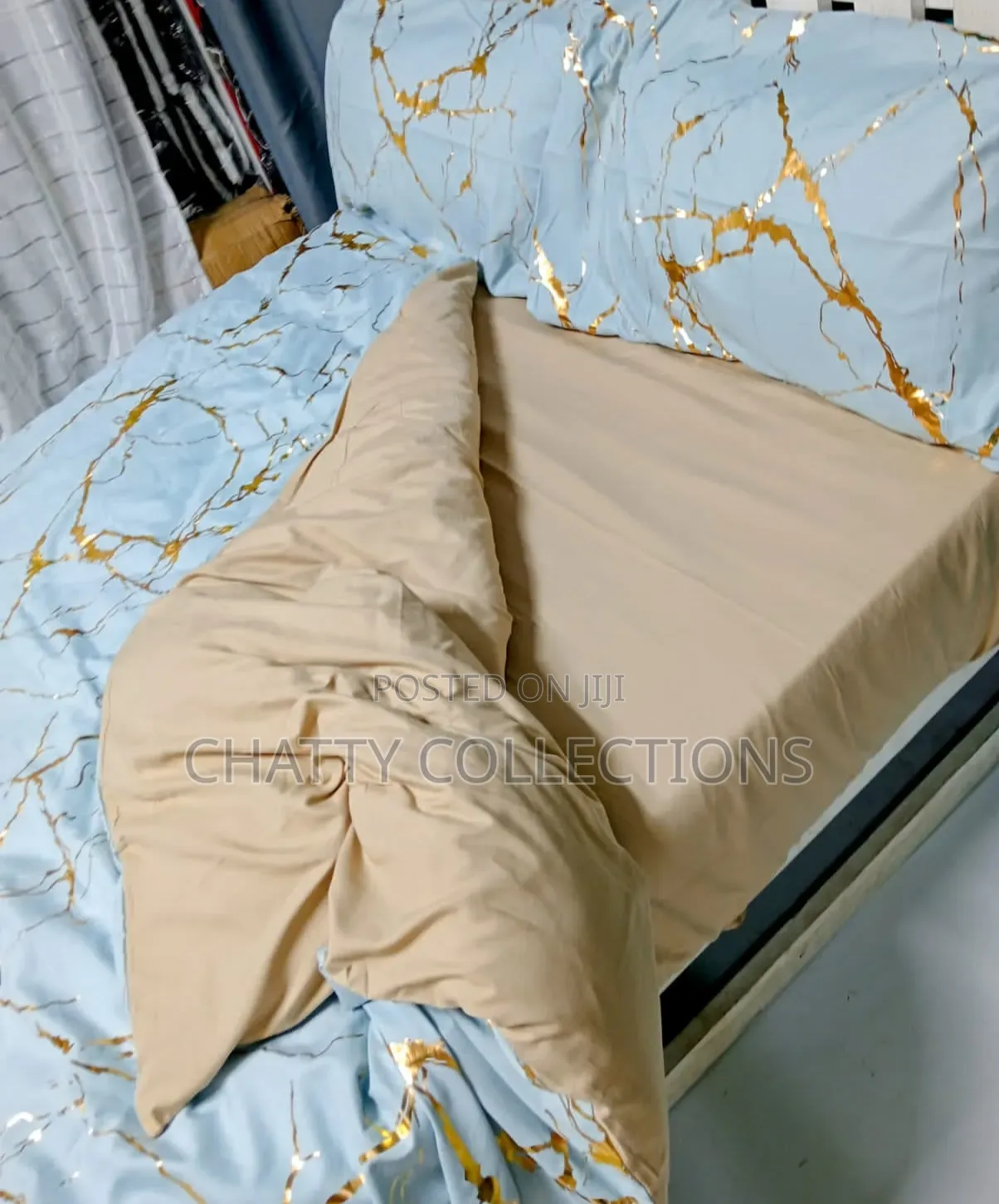 6 by 7 Luxury Golden Marble Texture Foil Style Duvet Cover Set