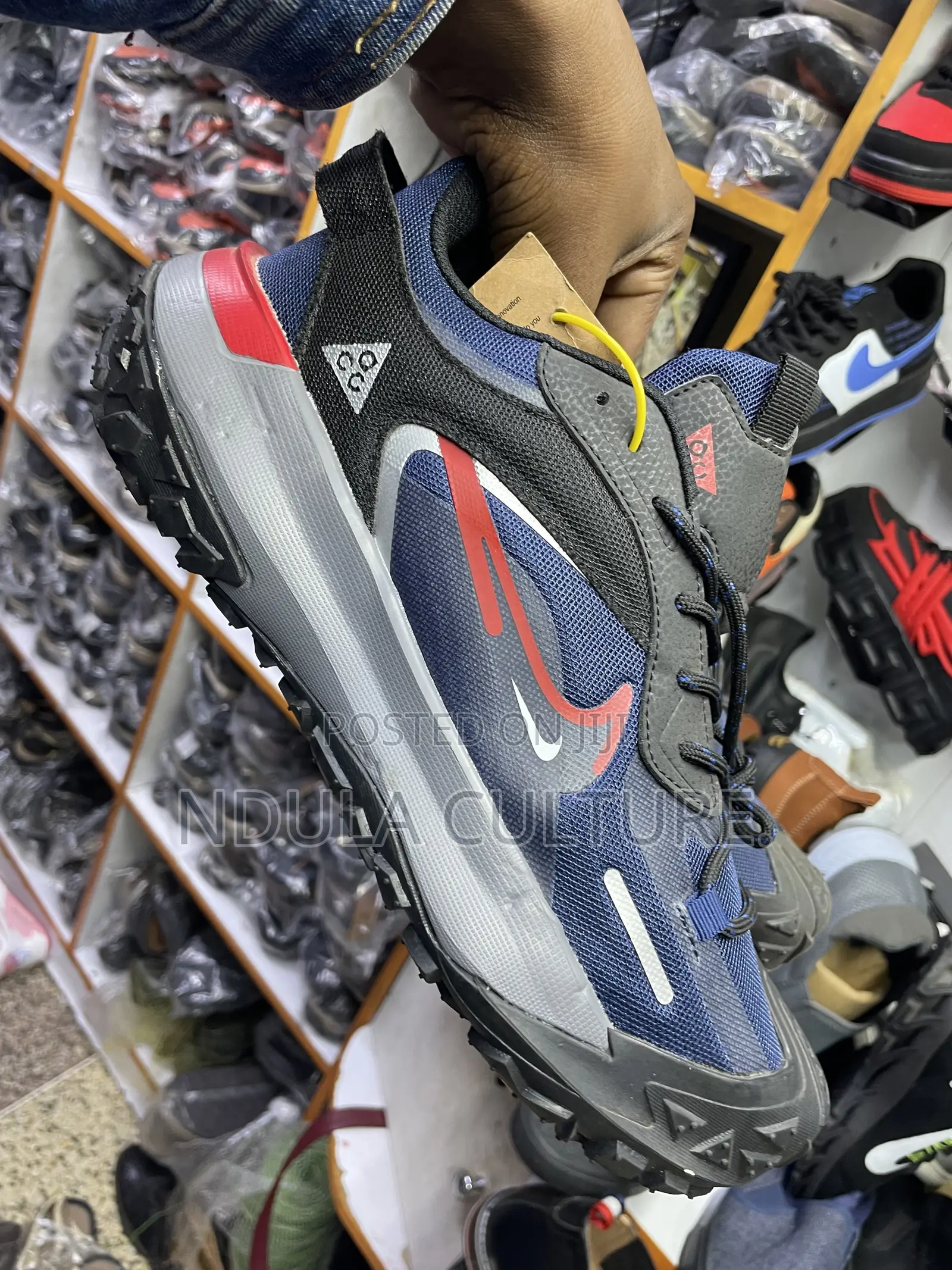 Nike Acg Mountain Fly 2 Low Sneakers