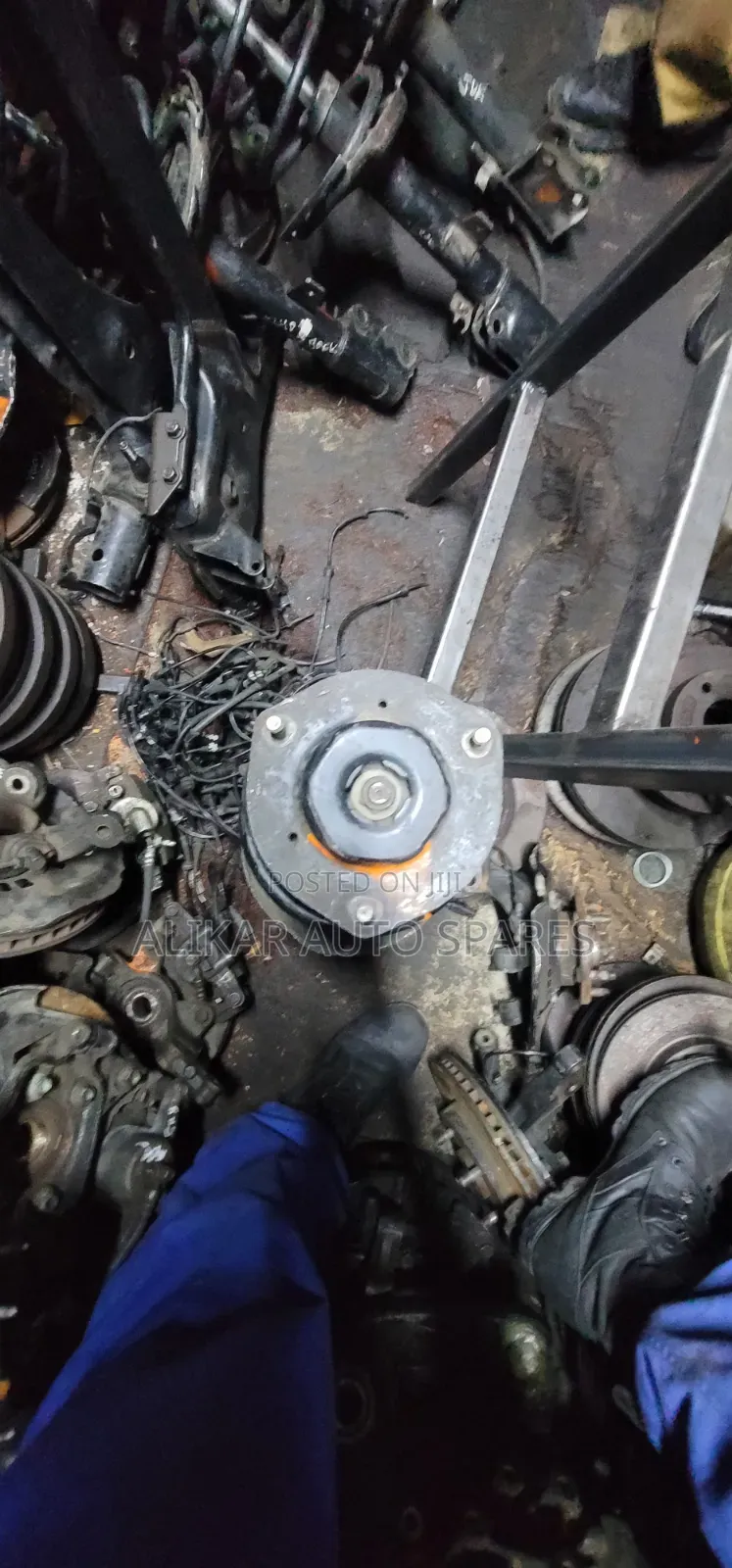 Toyota Harrier 240 Rear Shocks Complete